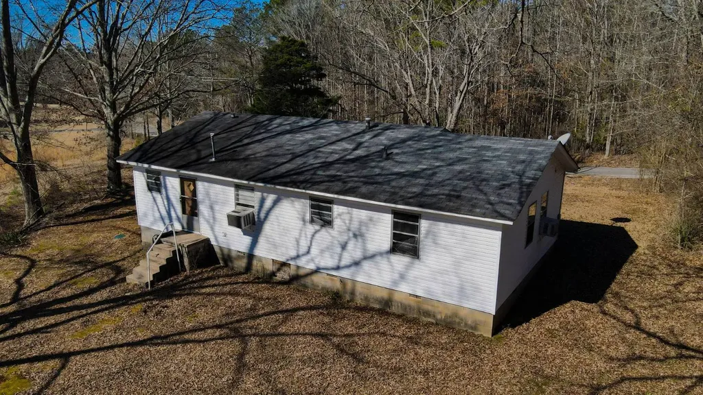 6097 Co Highway 157 Hamilton AL 35570