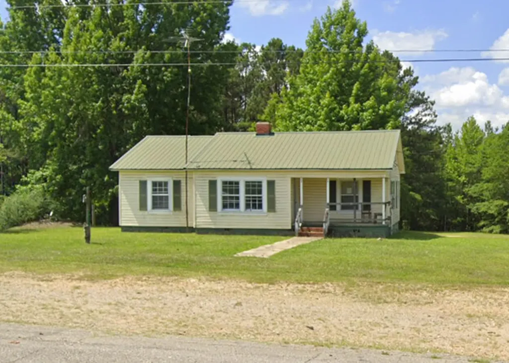 12172 Us Highway 82 Maplesville AL 36750