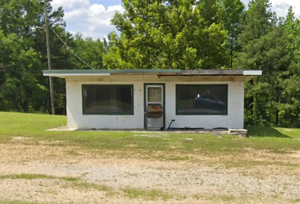 12172 Us Highway 82 Maplesville AL 36750