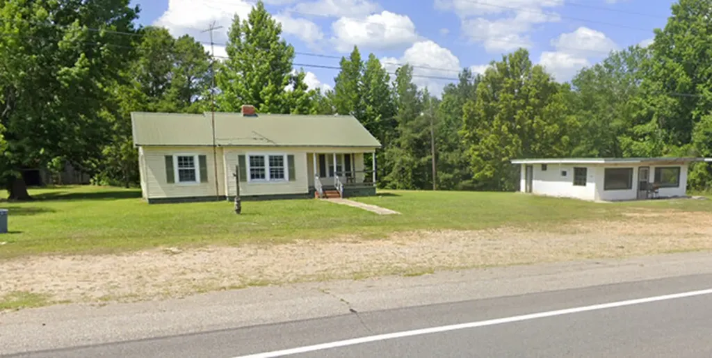 12172 Us Highway 82 Maplesville AL 36750