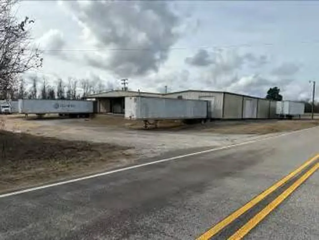 35 Herring Cross Roads Russellville AL 35654