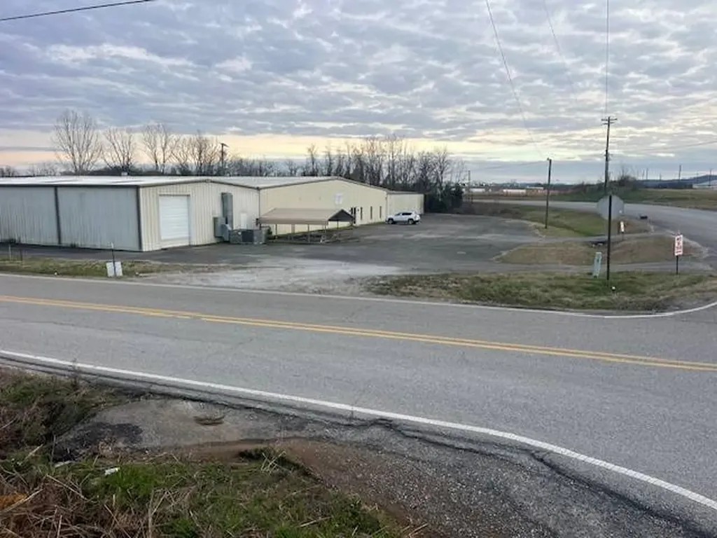35 Herring Cross Roads Russellville AL 35654