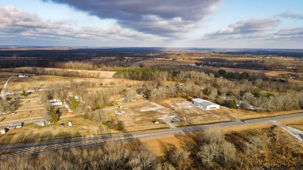 13340 Highway 20 Florence AL 35633
