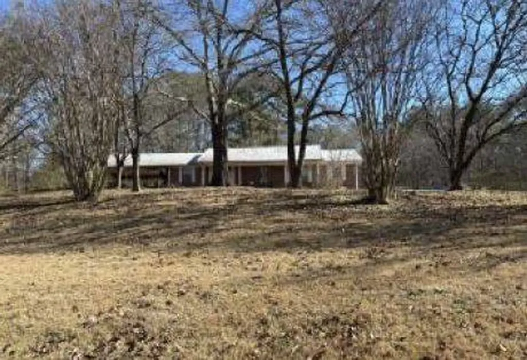 300 Wolf Creek S Road Pell City AL 35128