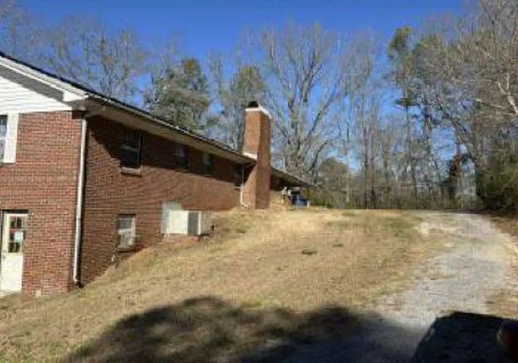 300 Wolf Creek S Road Pell City AL 35128