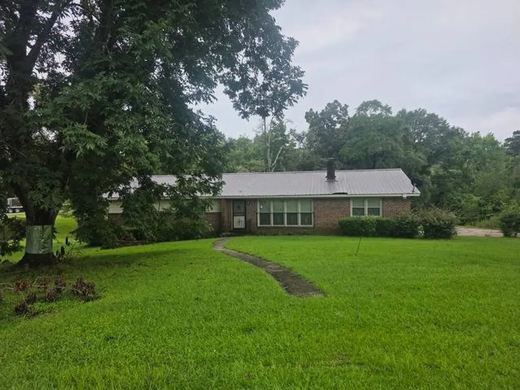 5443 Merrifield Drive Valley Grande AL 36703