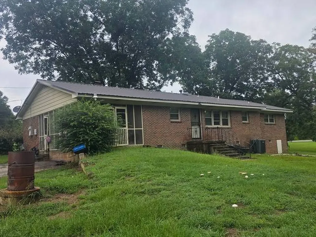 5443 Merrifield Drive Valley Grande AL 36703