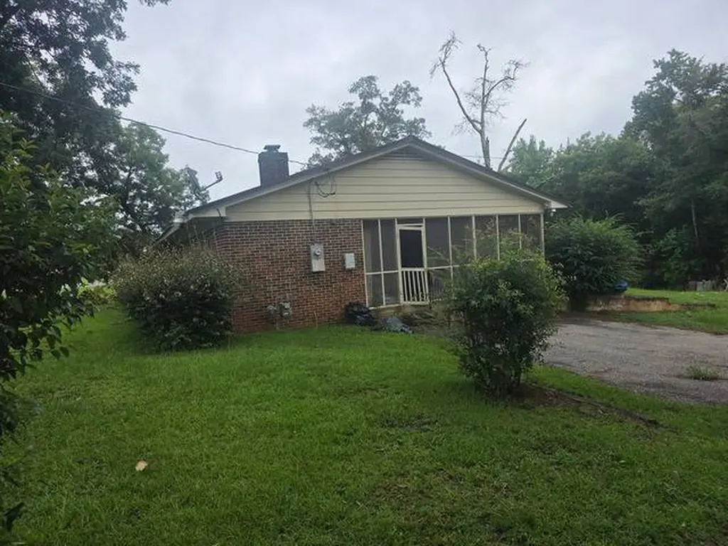 5443 Merrifield Drive Valley Grande AL 36703