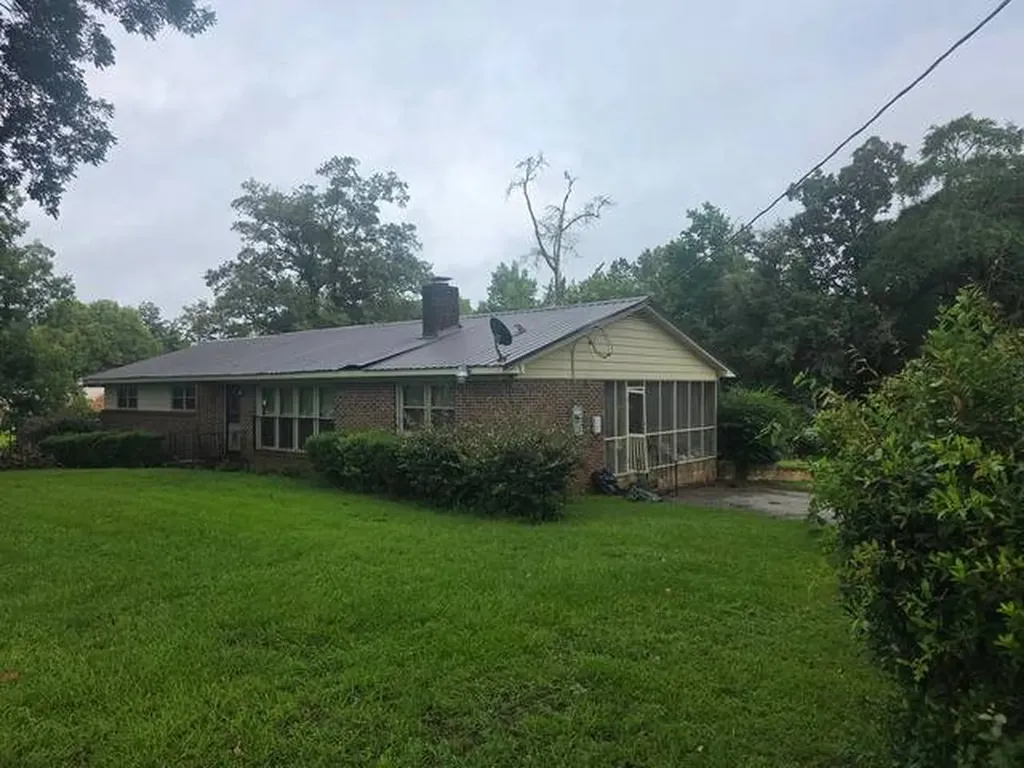 5443 Merrifield Drive Valley Grande AL 36703
