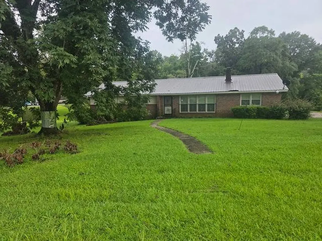 5443 Merrifield Drive Valley Grande AL 36703