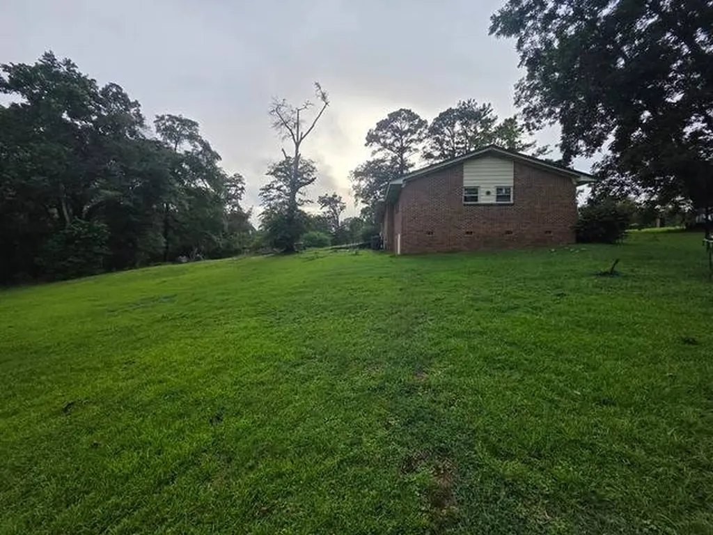 5443 Merrifield Drive Valley Grande AL 36703