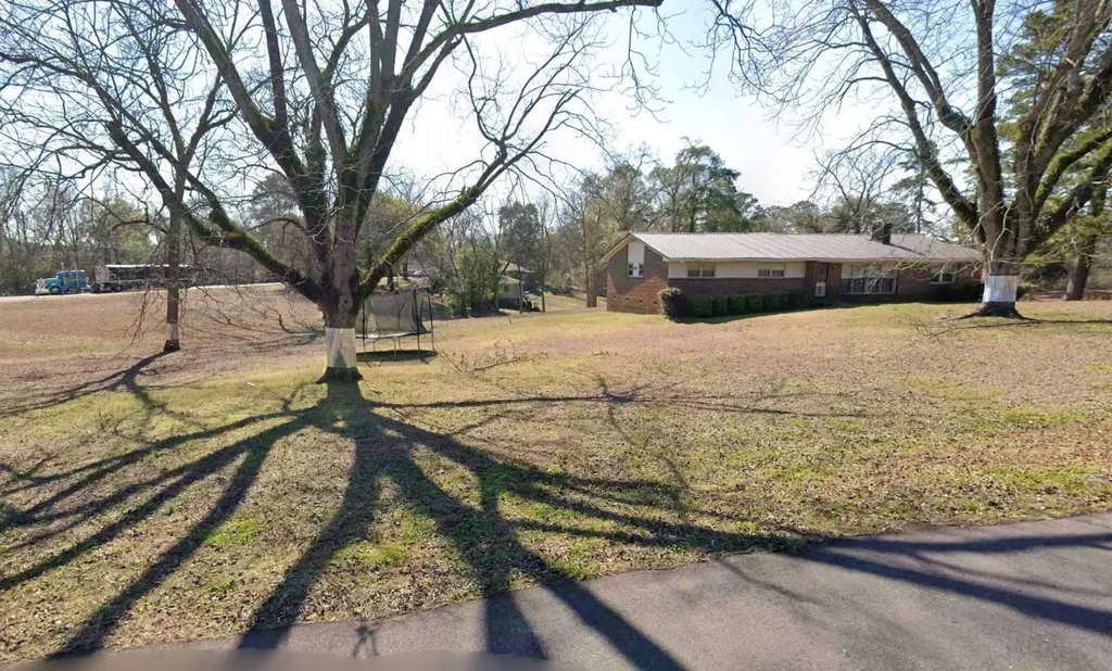 5443 Merrifield Drive Valley Grande AL 36703