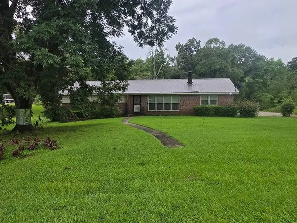 5443 Merrifield Drive Valley Grande AL 36703