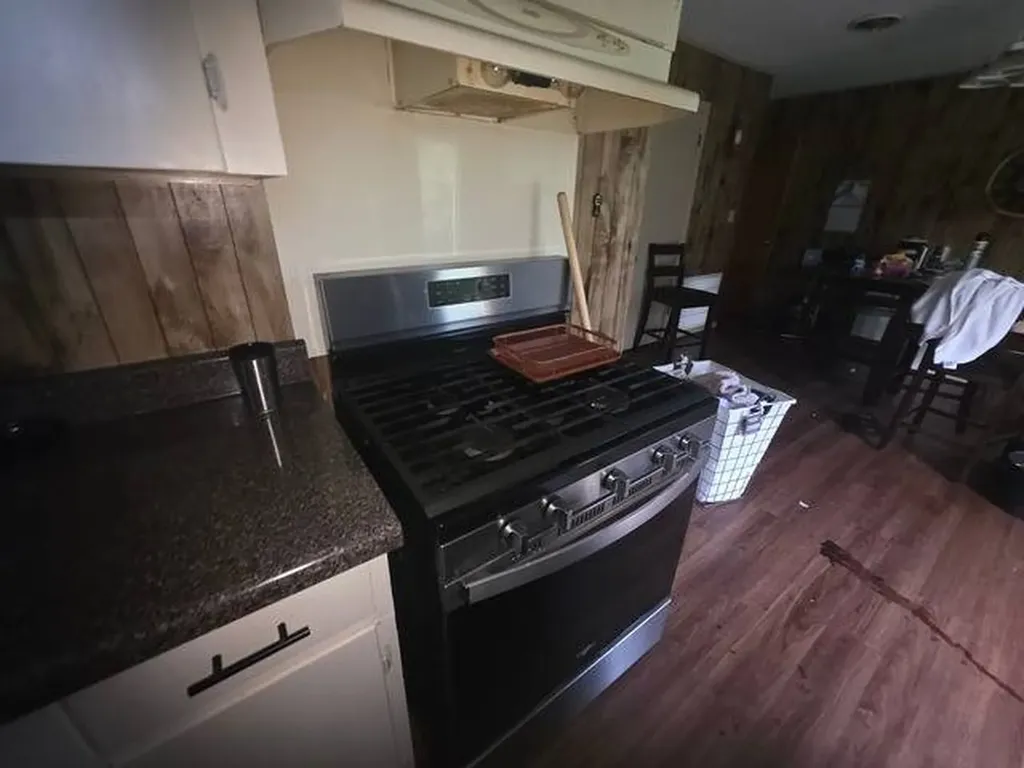 5443 Merrifield Drive Valley Grande AL 36703