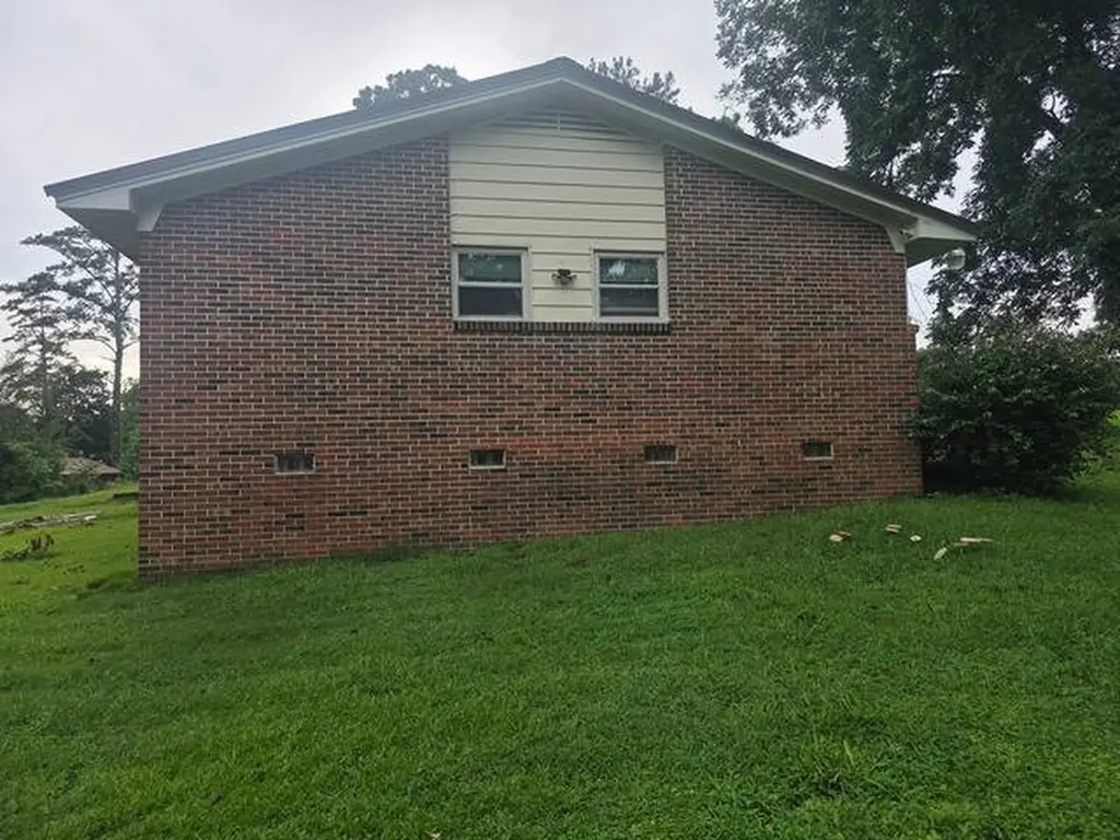 5443 Merrifield Drive Valley Grande AL 36703