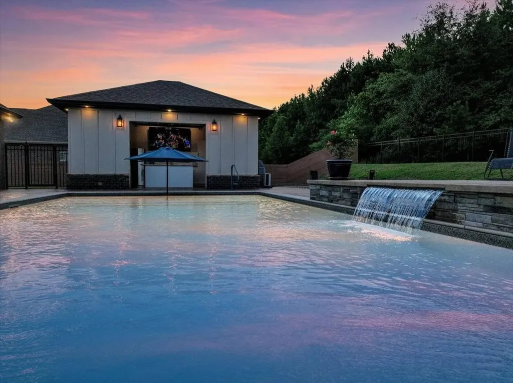 1111 Flatts Trace SW Cullman AL 35055