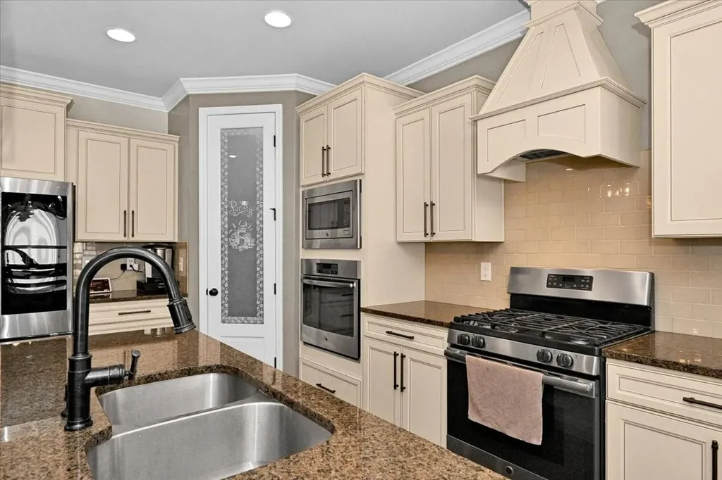 1111 Flatts Trace SW Cullman AL 35055