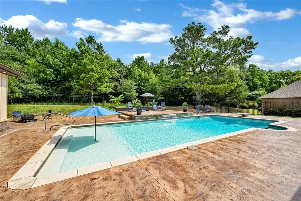 1111 Flatts Trace SW Cullman AL 35055