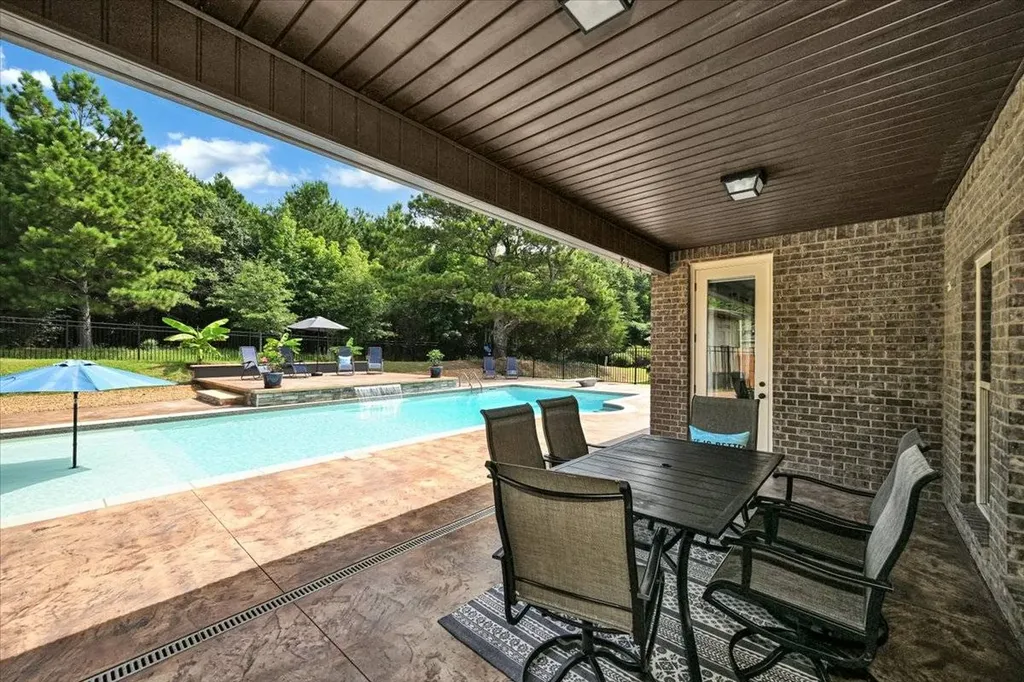 1111 Flatts Trace SW Cullman AL 35055