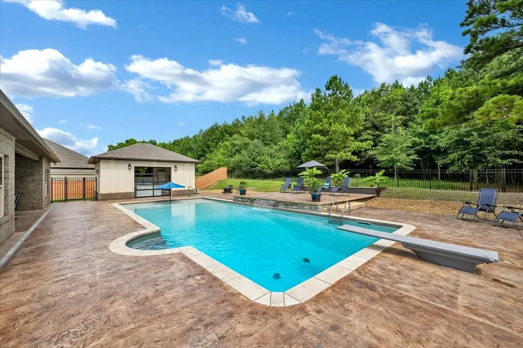 1111 Flatts Trace SW Cullman AL 35055