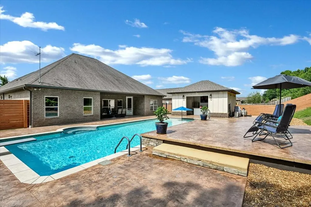 1111 Flatts Trace SW Cullman AL 35055