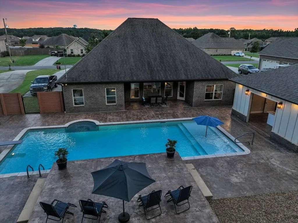 1111 Flatts Trace SW Cullman AL 35055