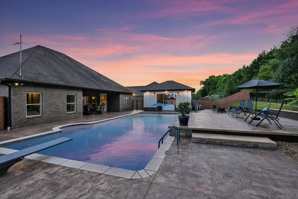 1111 Flatts Trace SW Cullman AL 35055