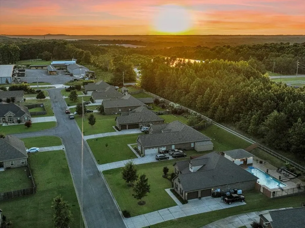 1111 Flatts Trace SW Cullman AL 35055