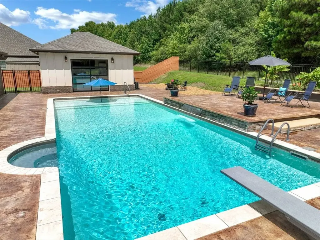 1111 Flatts Trace SW Cullman AL 35055