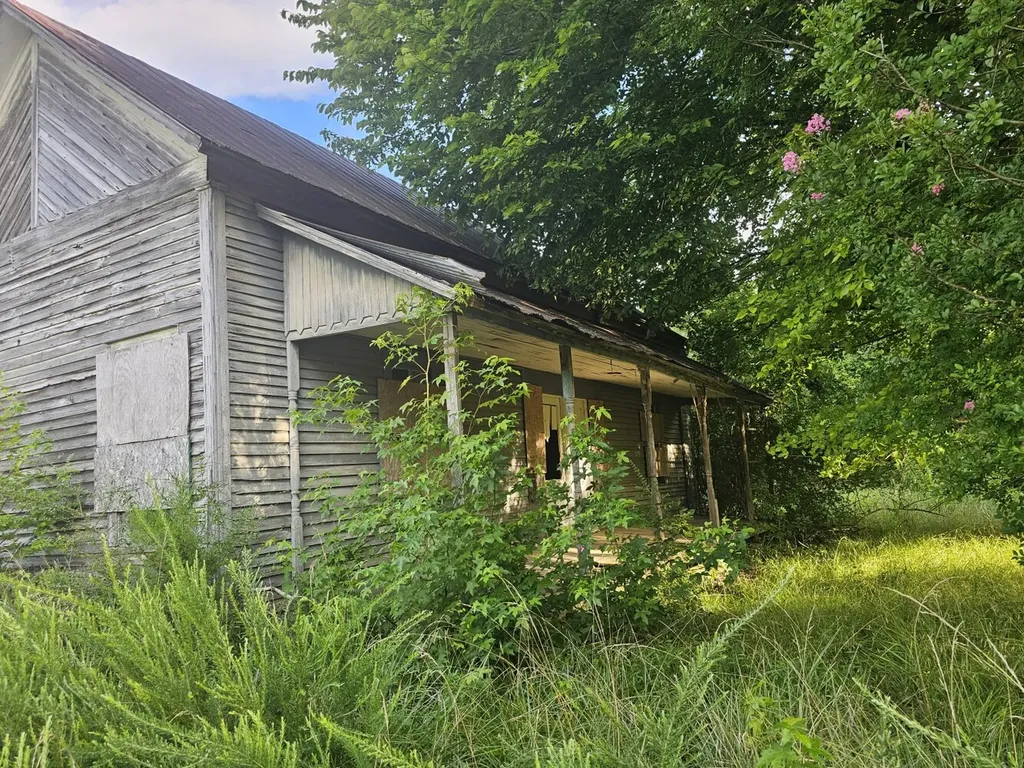 000Z Huckaba Road Russellville AL 35653