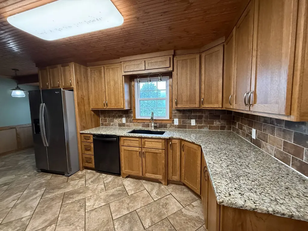10359 County Road 65 Roanoke AL 36274