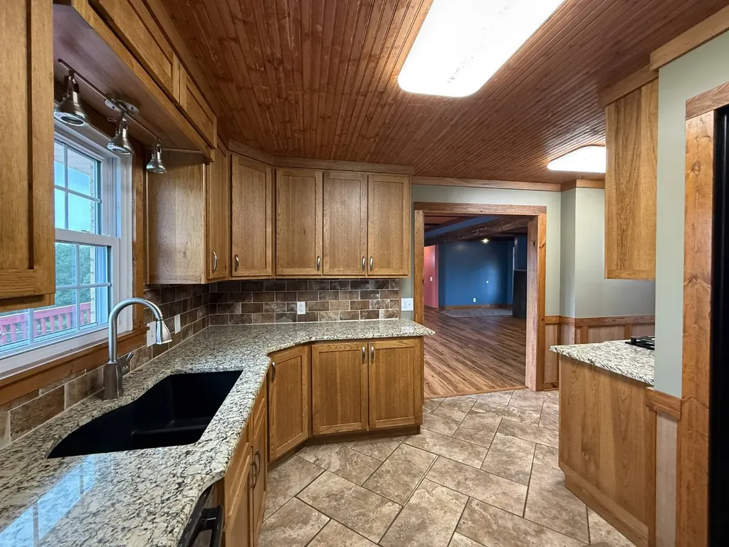 10359 County Road 65 Roanoke AL 36274