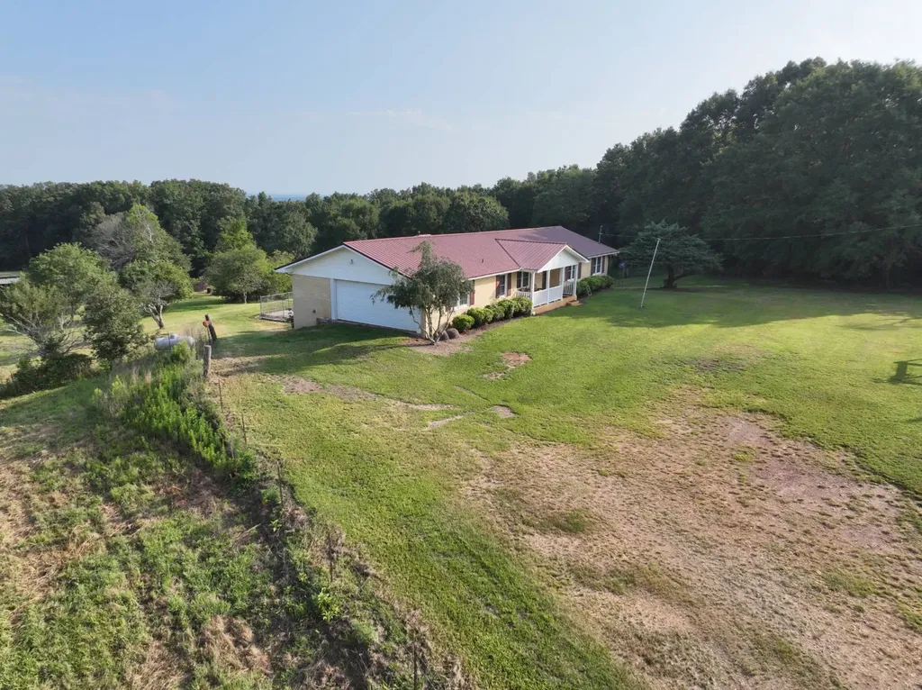 10359 County Road 65 Roanoke AL 36274