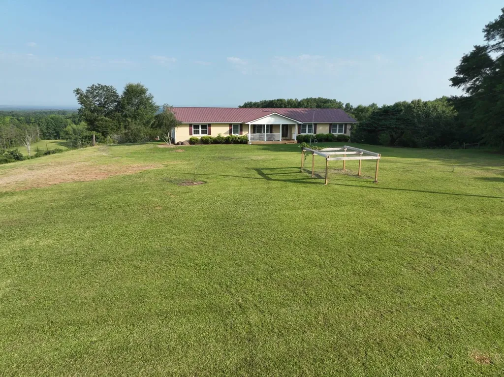 10359 County Road 65 Roanoke AL 36274