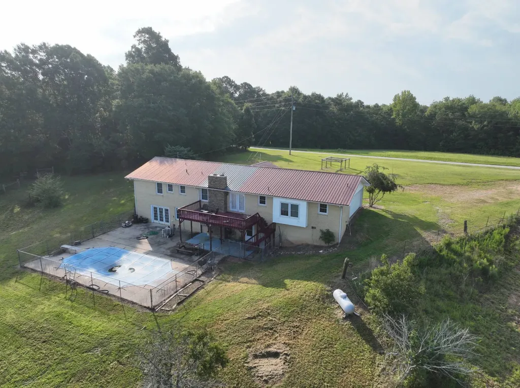 10359 County Road 65 Roanoke AL 36274