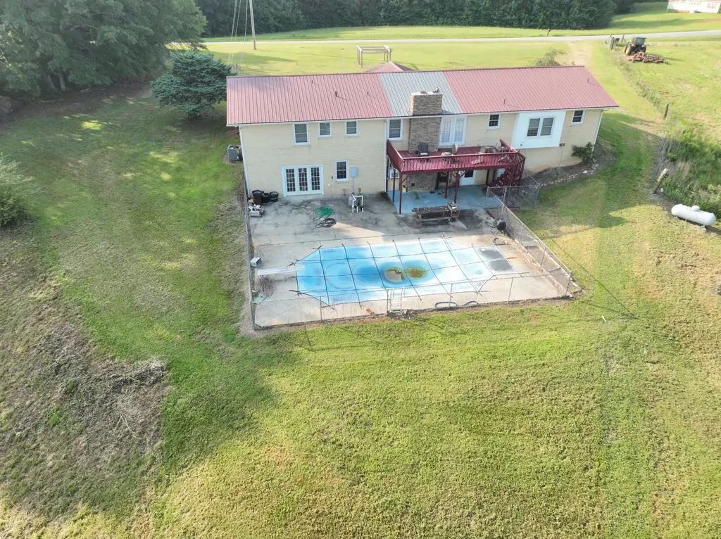 10359 County Road 65 Roanoke AL 36274