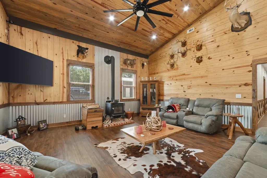 1882 County Road 4419 Brundidge AL 36010