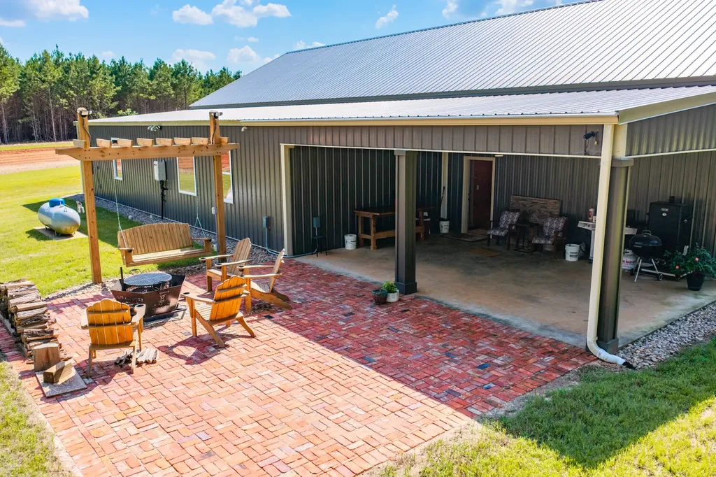 1882 County Road 4419 Brundidge AL 36010