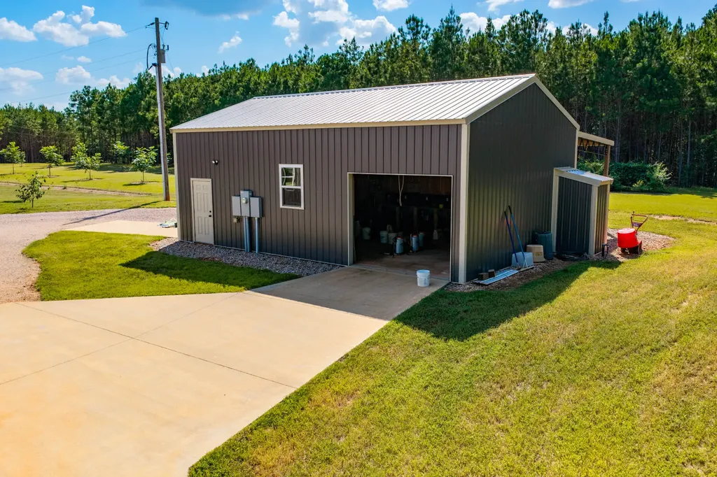 1882 County Road 4419 Brundidge AL 36010
