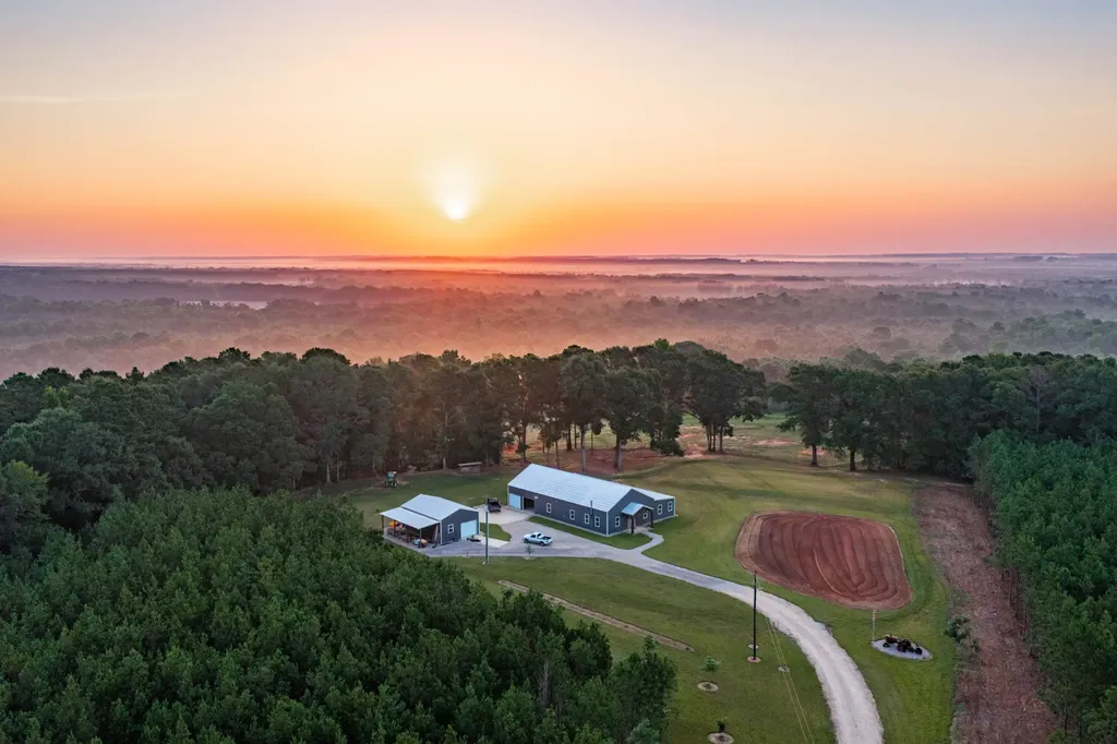 1882 County Road 4419 Brundidge AL 36010