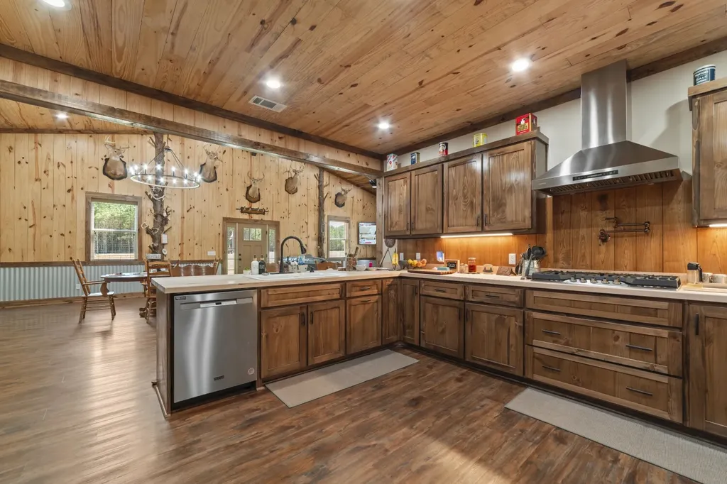 1882 County Road 4419 Brundidge AL 36010