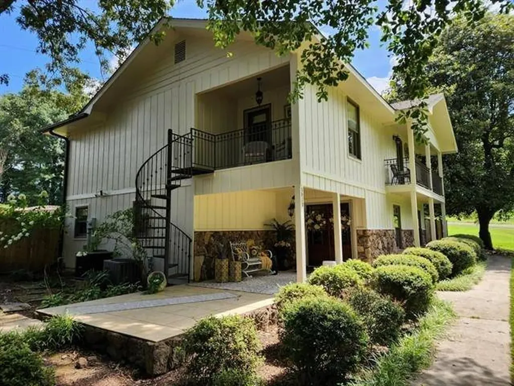 3913 Co Road 158 Florence AL 35633