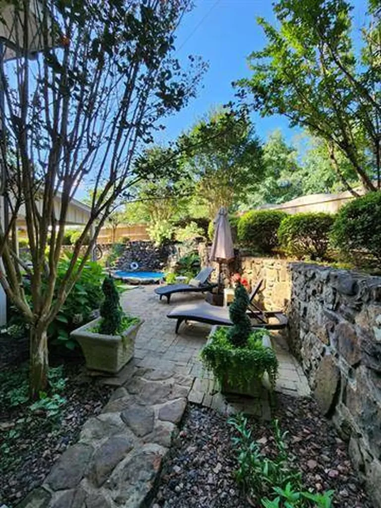 3913 Co Road 158 Florence AL 35633