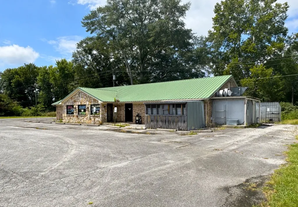 607 4th Street NW Red Bay AL 35582