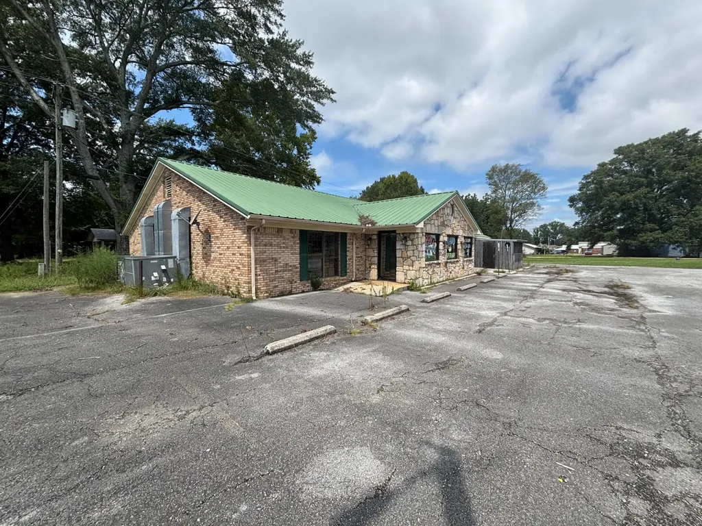 607 4th Street NW Red Bay AL 35582