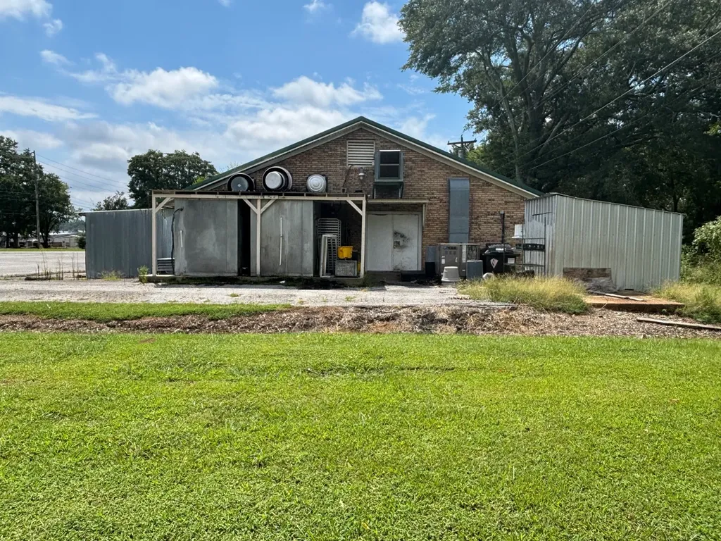 607 4th Street NW Red Bay AL 35582