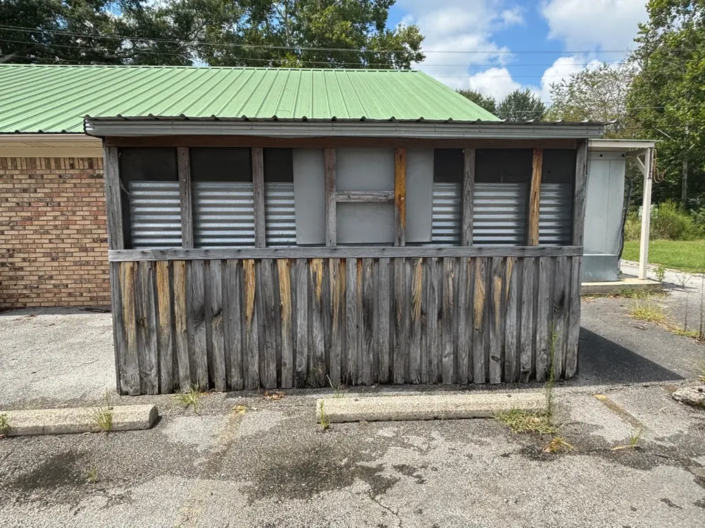 607 4th Street NW Red Bay AL 35582
