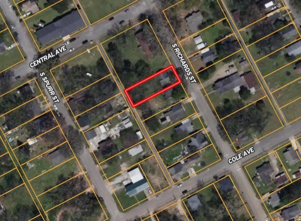 320 S Richards Street Florence AL 35630
