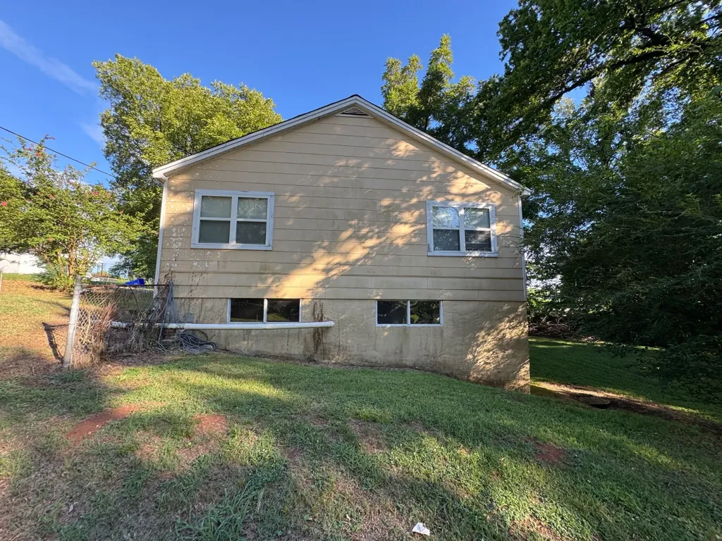 320 S Richards Street Florence AL 35630