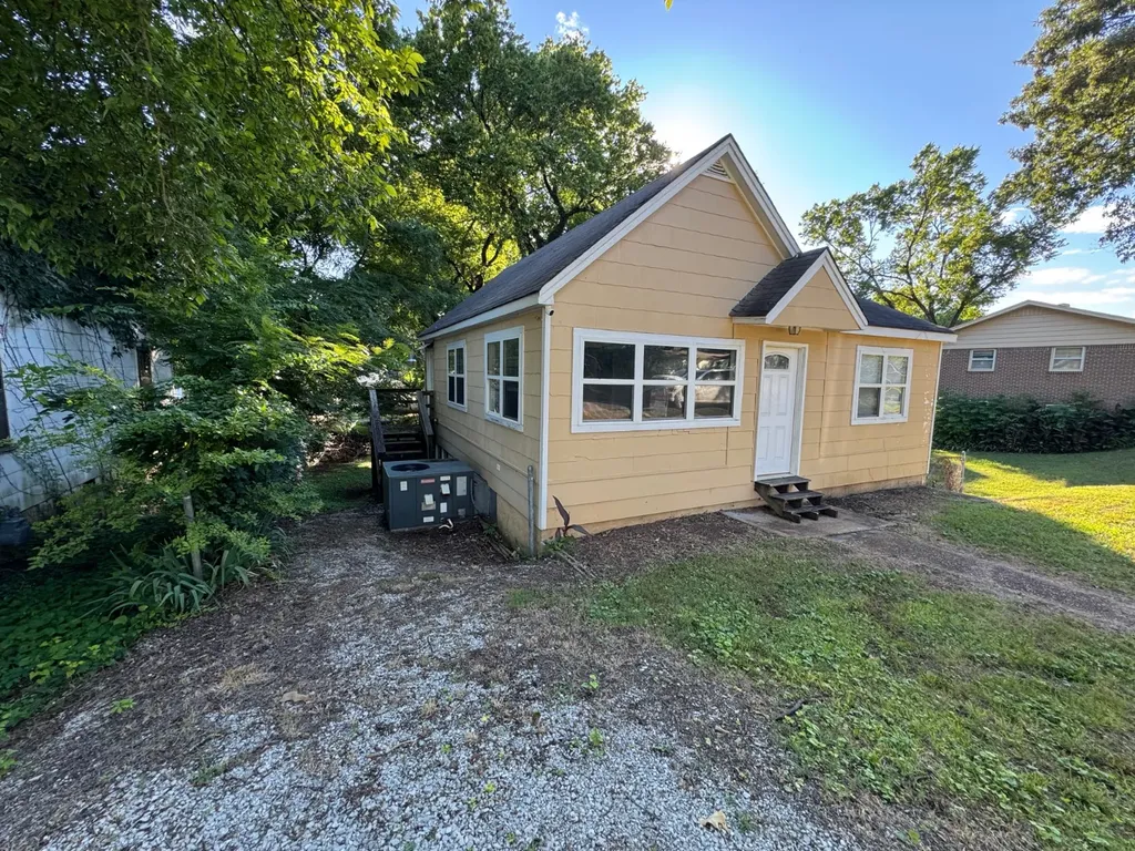 320 S Richards Street Florence AL 35630